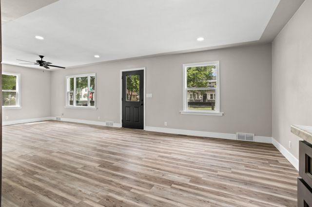 1601 11th Street N, Fargo, ND 58102