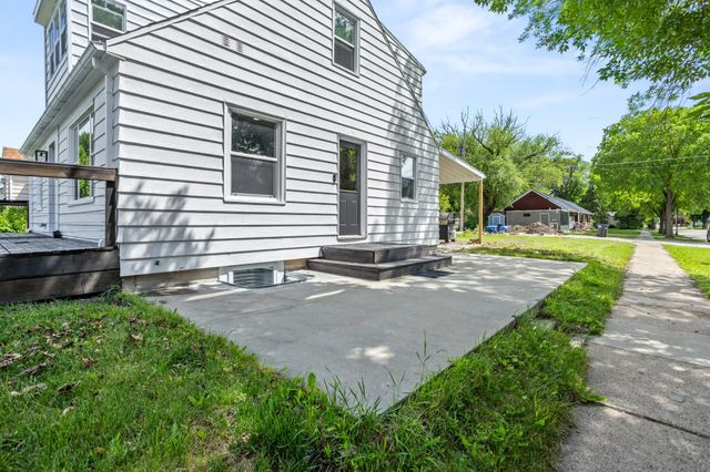 1601 11th Street N, Fargo, ND 58102