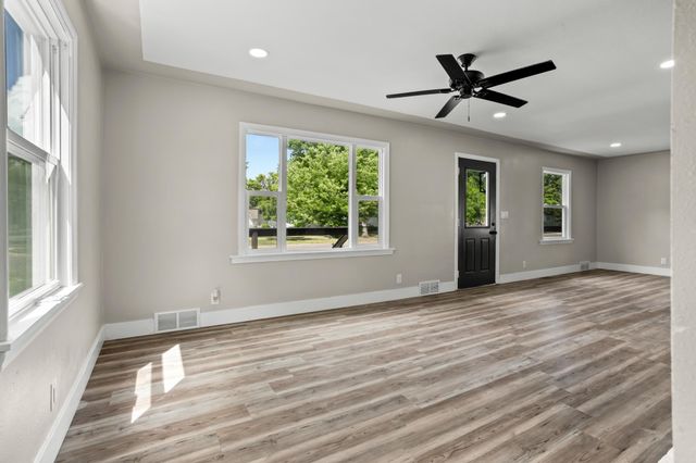 1601 11th Street N, Fargo, ND 58102