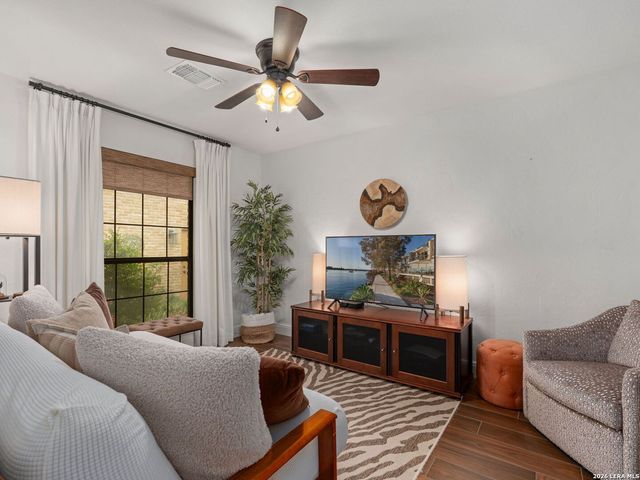 3439 HUNTERS RUN ST, San Antonio, TX 78230