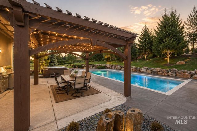 3494 S Sugar Loaf Pl, Eagle, ID 83616