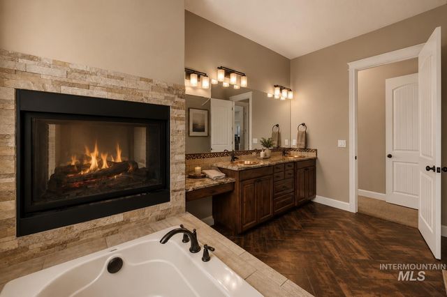 3494 S Sugar Loaf Pl, Eagle, ID 83616