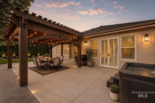 3494 S Sugar Loaf Pl, Eagle, ID 83616