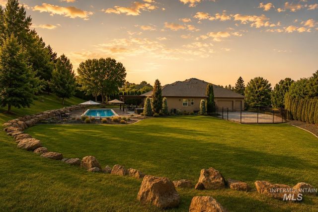 3494 S Sugar Loaf Pl, Eagle, ID 83616