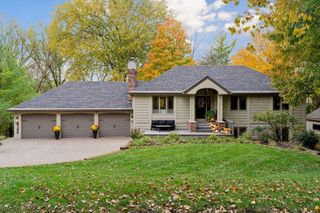 4195 Hillcrest Lane, Deephaven, MN 55391