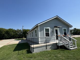 905 N Oak Street, Roanoke, TX 76262