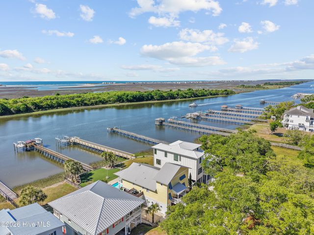 2024 Camelot Drive SW, Ocean Isle Beach, NC 28469