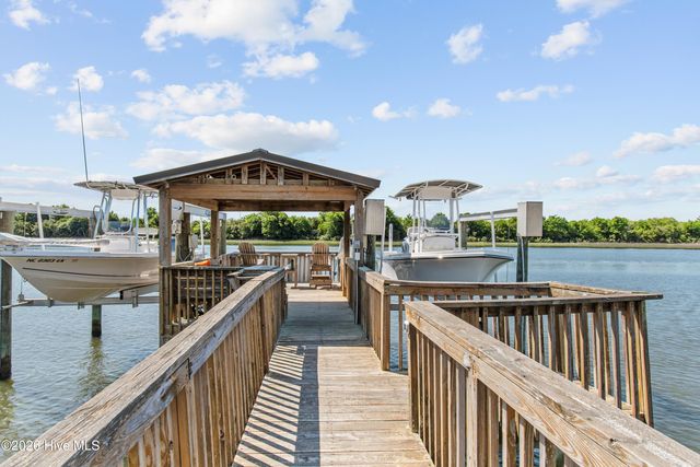 2024 Camelot Drive SW, Ocean Isle Beach, NC 28469