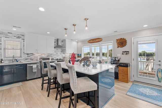 2024 Camelot Drive SW, Ocean Isle Beach, NC 28469