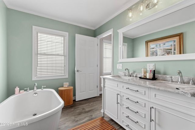 2024 Camelot Drive SW, Ocean Isle Beach, NC 28469