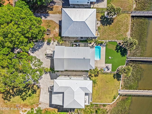 2024 Camelot Drive SW, Ocean Isle Beach, NC 28469