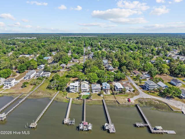 2024 Camelot Drive SW, Ocean Isle Beach, NC 28469