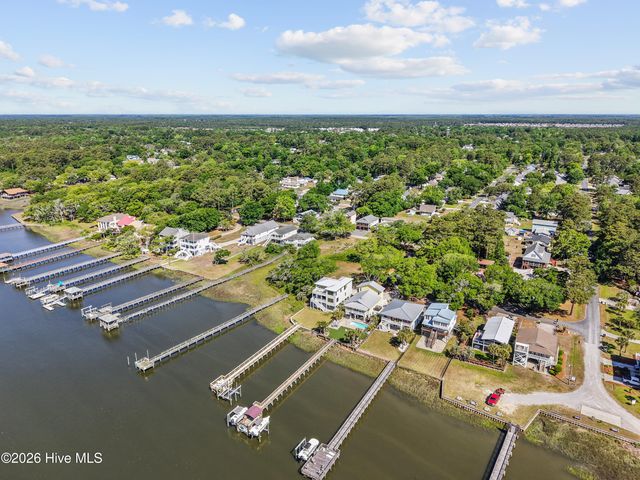 2024 Camelot Drive SW, Ocean Isle Beach, NC 28469