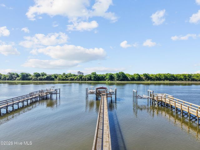 2024 Camelot Drive SW, Ocean Isle Beach, NC 28469