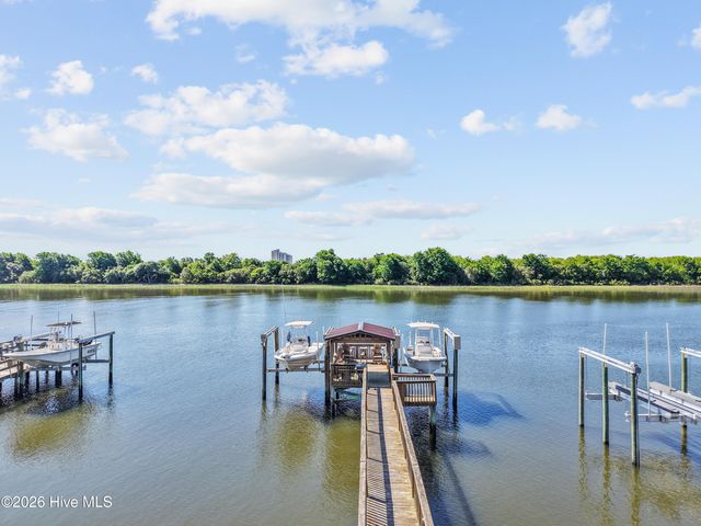 2024 Camelot Drive SW, Ocean Isle Beach, NC 28469