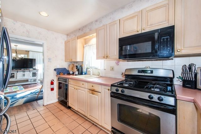 108 Walnut St, Bloomfield Twp., NJ 07003