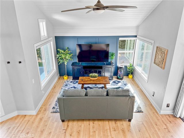 16955 Lake Knoll, Riverside, CA 92503