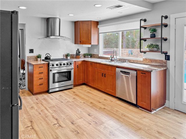 16955 Lake Knoll, Riverside, CA 92503