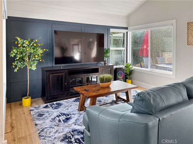 16955 Lake Knoll, Riverside, CA 92503