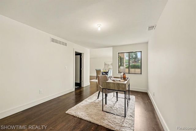 42160 Woodward Avenue 39, Bloomfield Hills, MI 48304