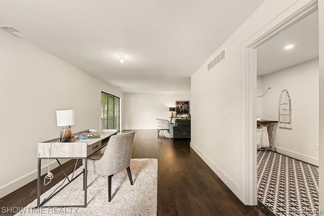 42160 Woodward Avenue 39, Bloomfield Hills, MI 48304