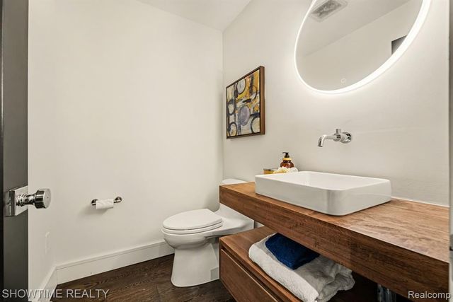42160 Woodward Avenue 39, Bloomfield Hills, MI 48304