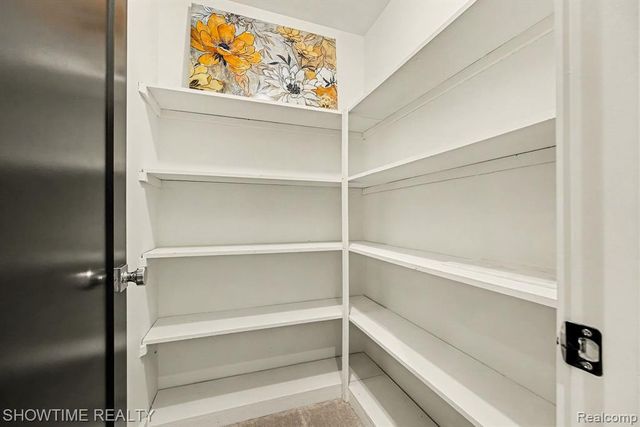 42160 Woodward Avenue 39, Bloomfield Hills, MI 48304