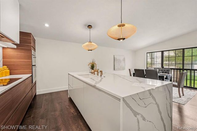 42160 Woodward Avenue 39, Bloomfield Hills, MI 48304
