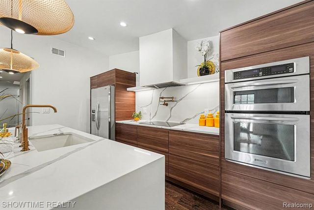 42160 Woodward Avenue 39, Bloomfield Hills, MI 48304