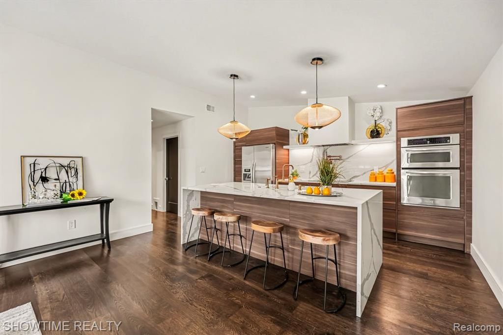 42160 Woodward Avenue 39, Bloomfield Hills, MI 48304