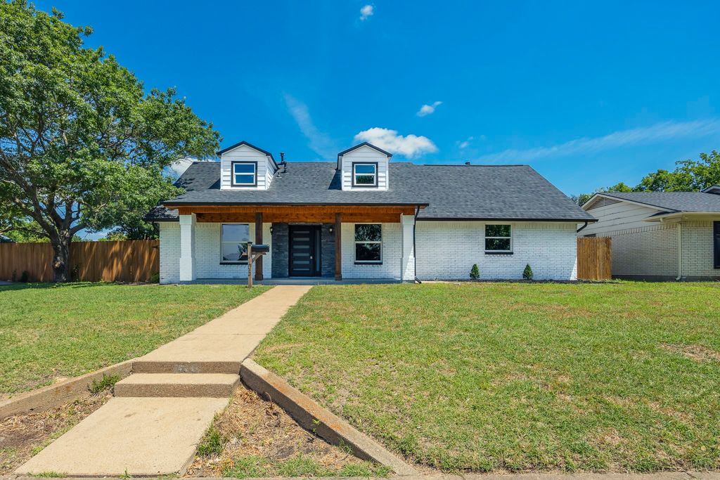 703 E Center Street E, Duncanville, TX 75116