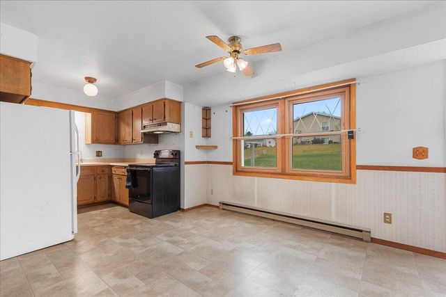 900 Villa Park DRIVE, West Bend, WI 53090