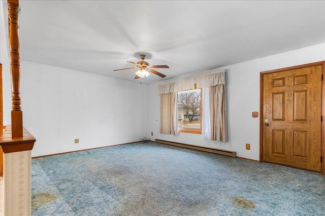 900 Villa Park DRIVE, West Bend, WI 53090