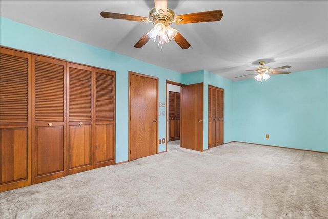 900 Villa Park DRIVE, West Bend, WI 53090