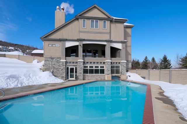 62 Moon Shadow Drive M4 & M5, Ludlow, VT 05149