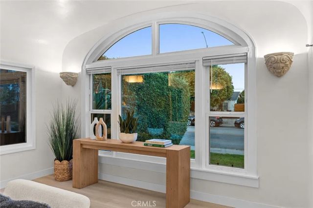 2115 S Redondo, Los Angeles, CA 90016