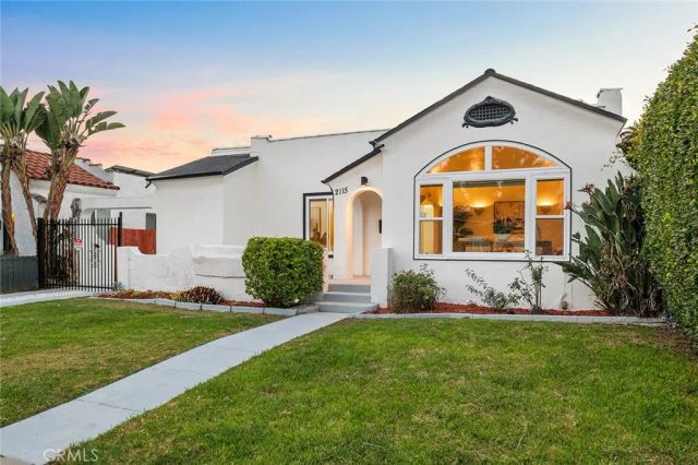 2115 S Redondo, Los Angeles, CA 90016