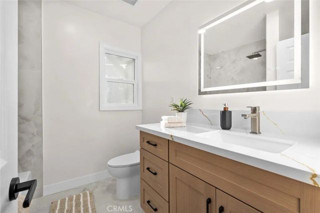 2115 S Redondo, Los Angeles, CA 90016