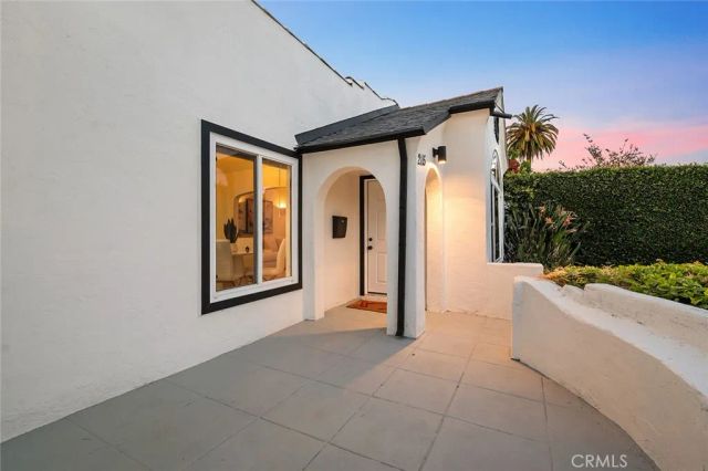 2115 S Redondo, Los Angeles, CA 90016