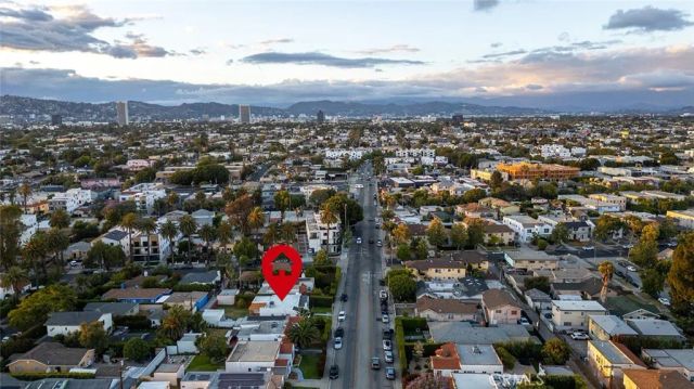 2115 S Redondo, Los Angeles, CA 90016