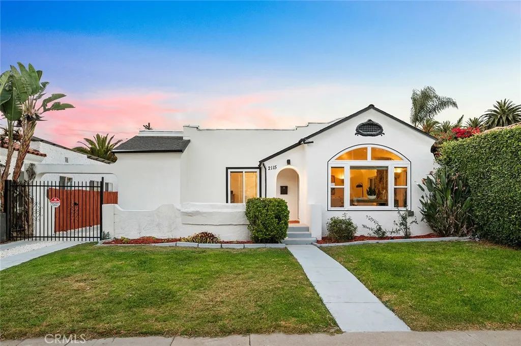 2115 S Redondo, Los Angeles, CA 90016