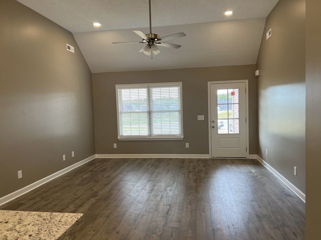 1 Dorsch Rd, Manchester, TN 37355