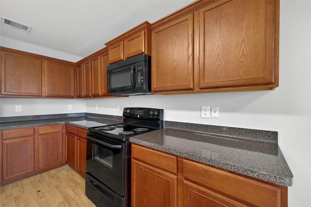 7023 Rosebud Hollow Lane, Richmond, TX 77469