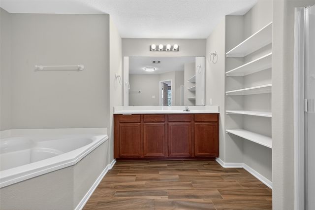 7023 Rosebud Hollow Lane, Richmond, TX 77469