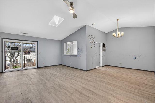 107 Walters Lane 2A, Itasca, IL 60143