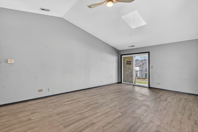 107 Walters Lane 2A, Itasca, IL 60143