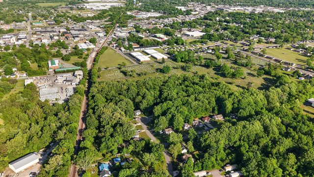 212 Juanita Dr, Springfield, TN 37172