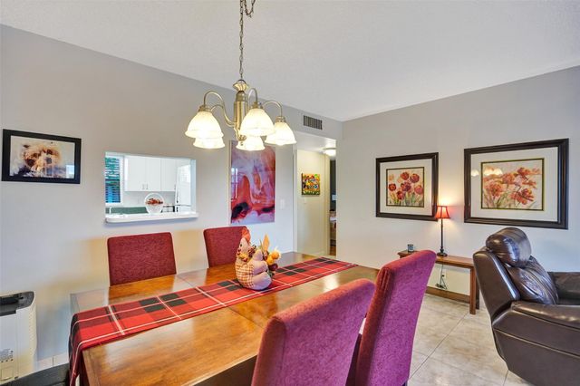 10467 Sunrise Lakes Blvd 210, Sunrise, FL 33322