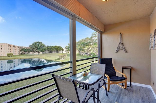 10467 Sunrise Lakes Blvd 210, Sunrise, FL 33322