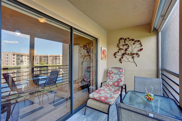 10467 Sunrise Lakes Blvd 210, Sunrise, FL 33322